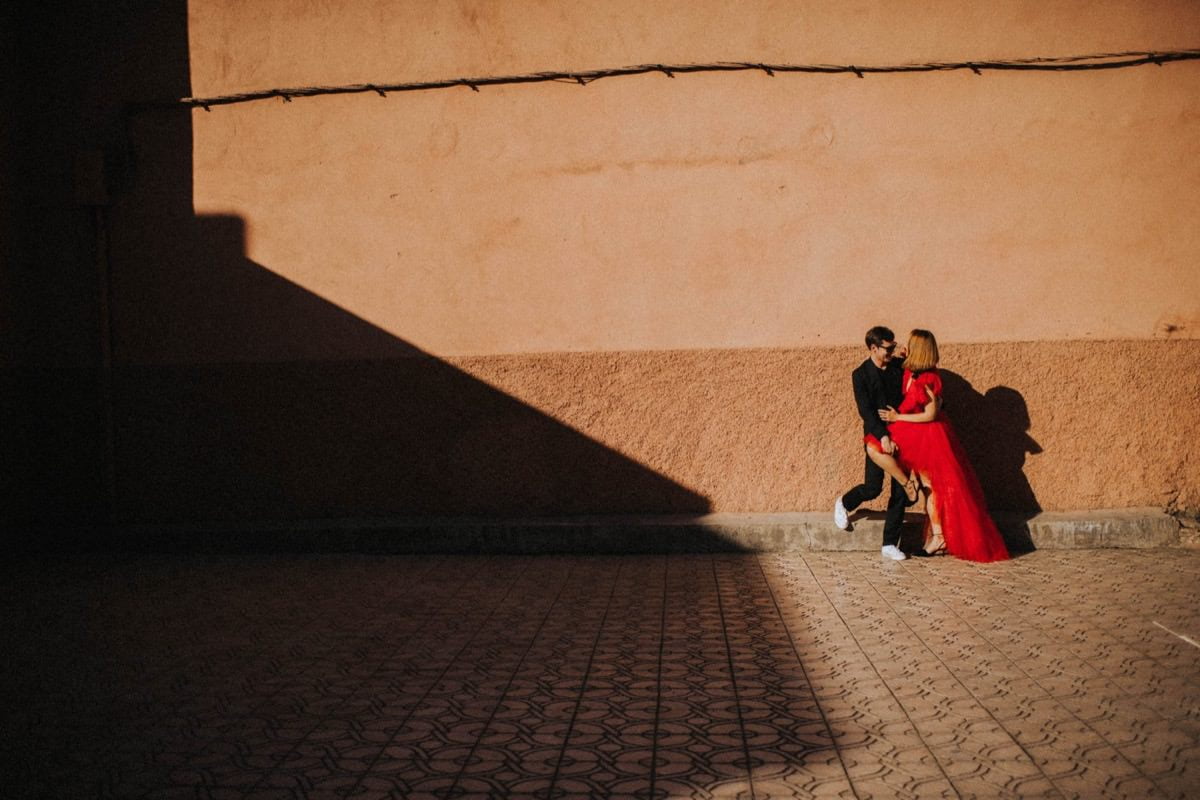 red wedding dress Giambattista Valli HM Morocco elopement ślub zagranicą