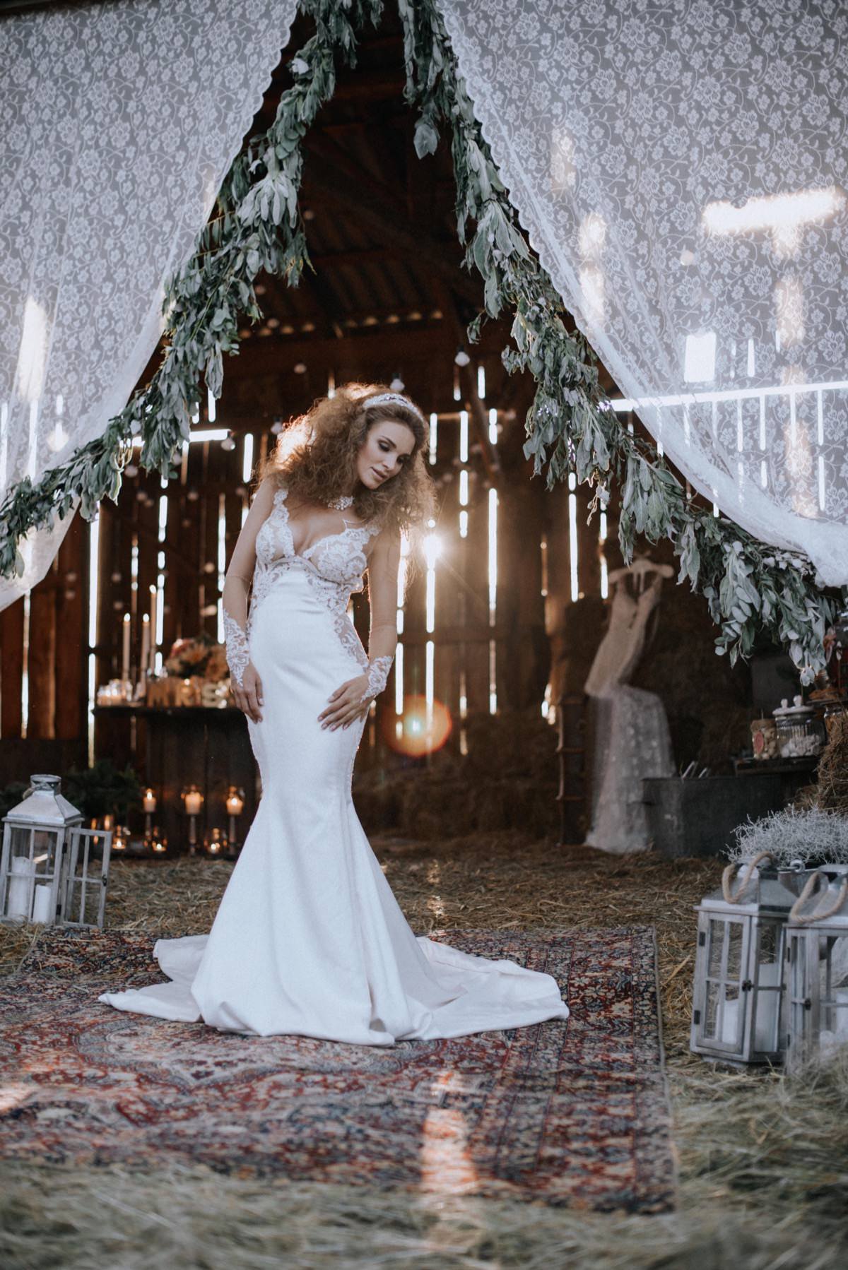 suknia ślubna Galia Lahav, opaski ślubne, wesele w stodole
