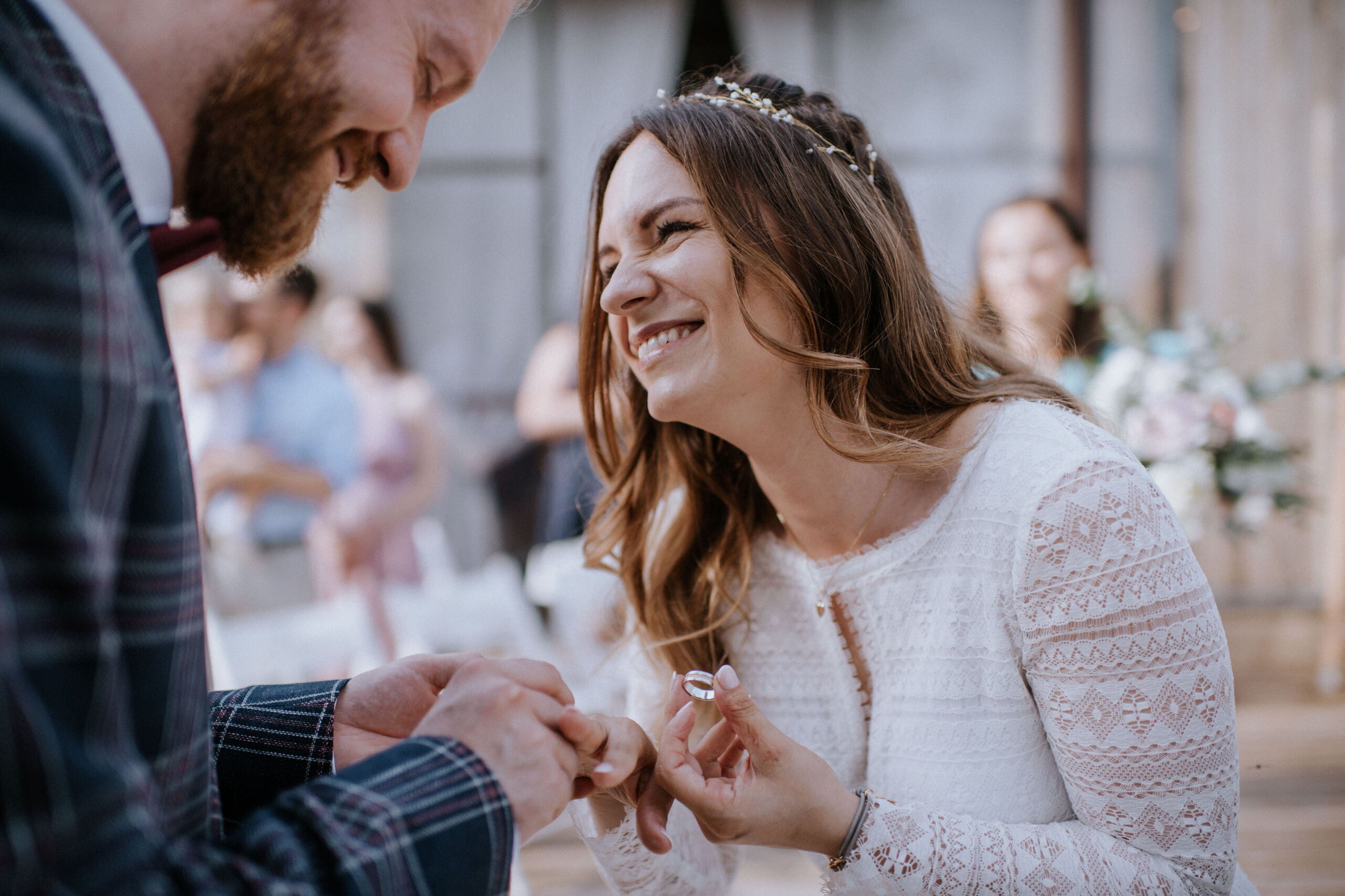 wesele w srodole, ślub cywilny w plenerze
